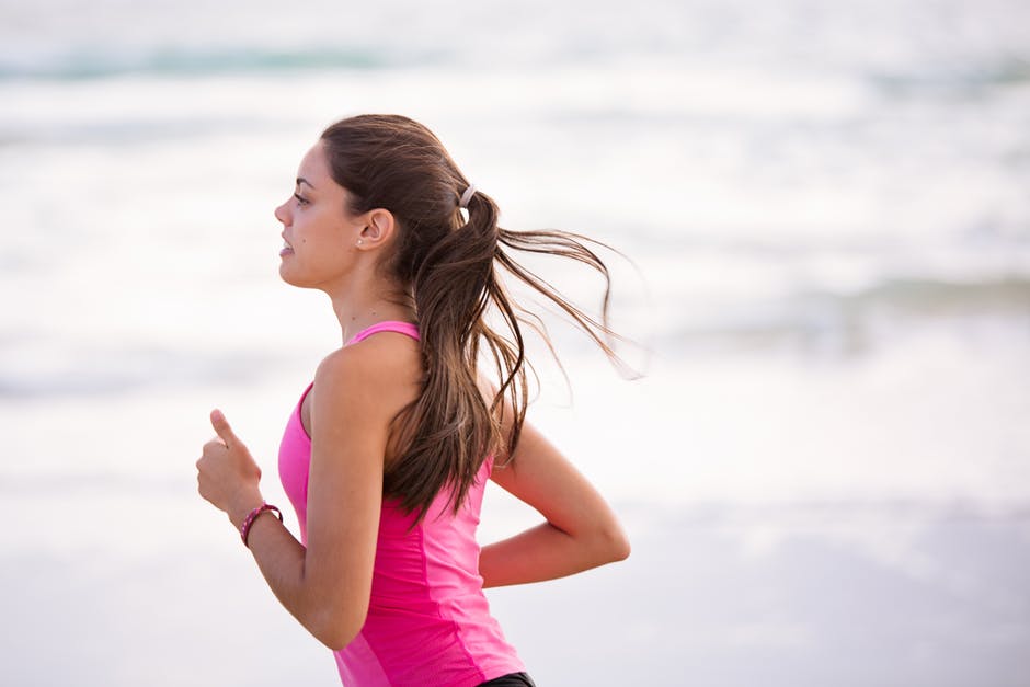 Courir en salle de sport ou dehors