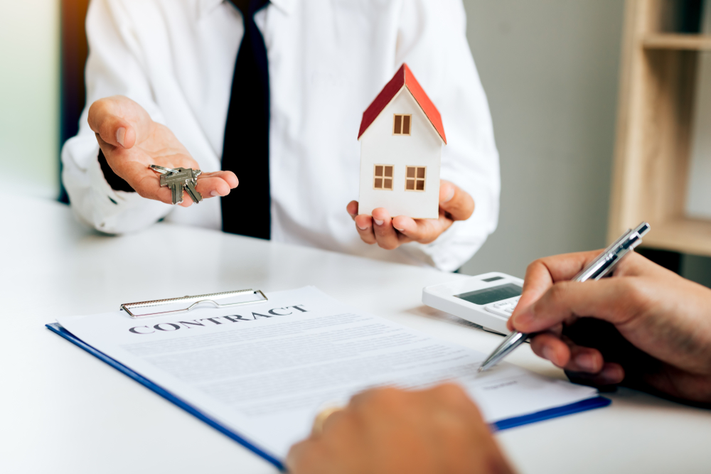 Se fier à une agence immobilière pour louer une maison